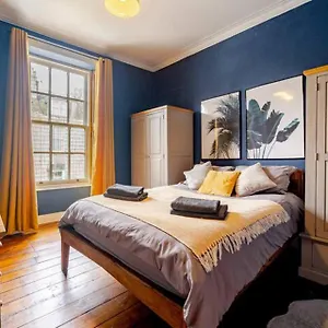  Apartment Spacious 1-bed Centre In